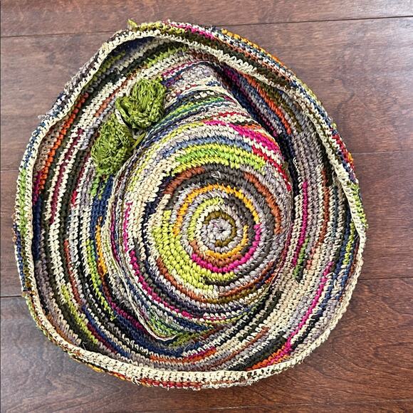 Multicolor Straw Hat with Green Flower Accent, In the Garden or at the Beach - Picture 15 of 15